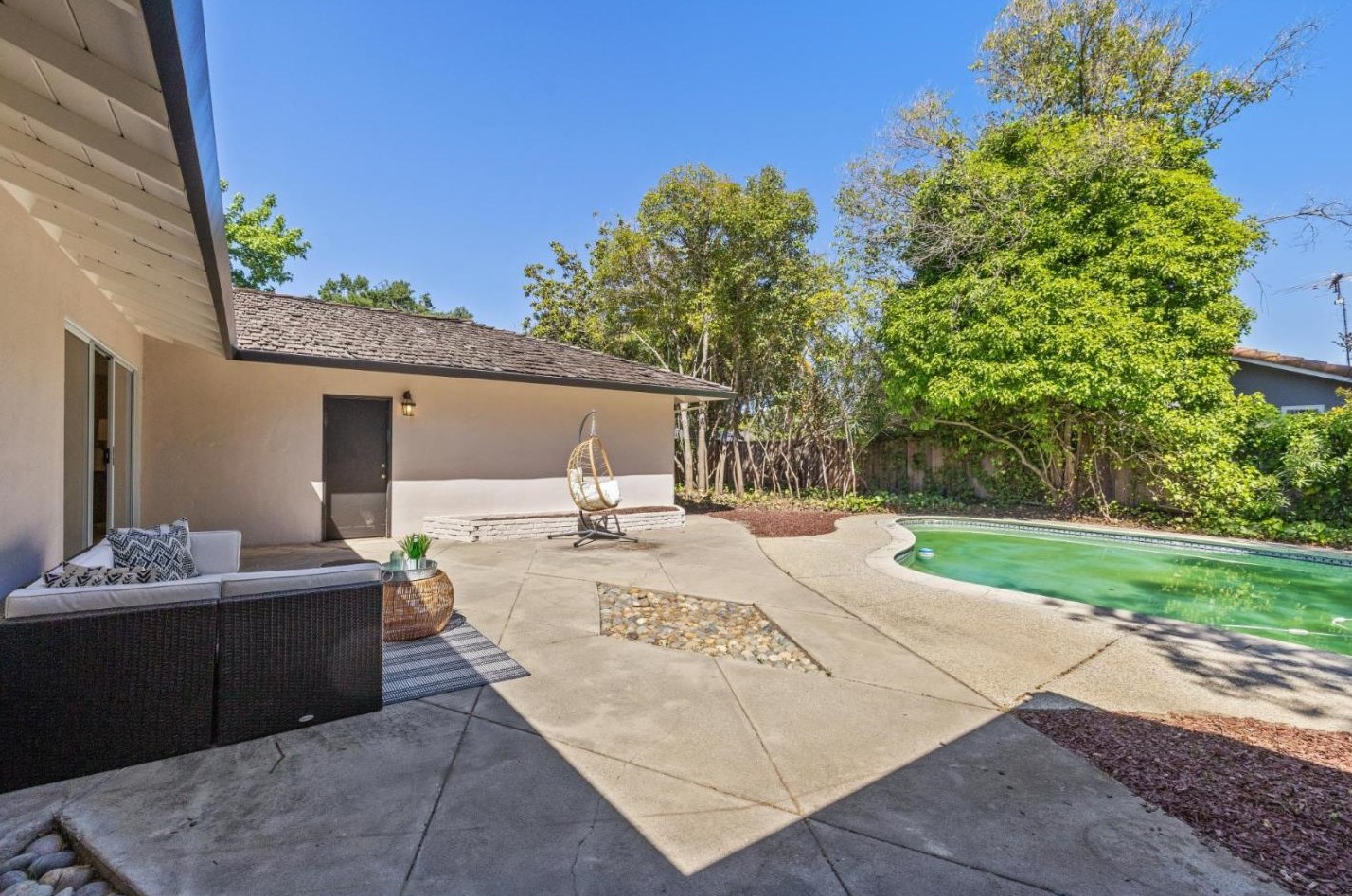 12546 Saratoga Crk Dr, Saratoga CA  95070-3569 exterior