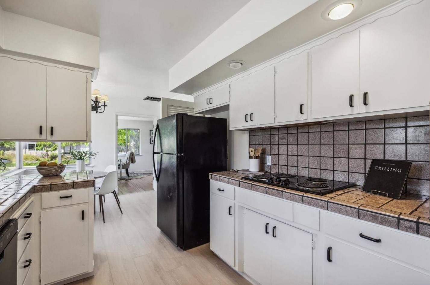 12546 Saratoga Crk Dr, Saratoga CA  95070-3569 exterior