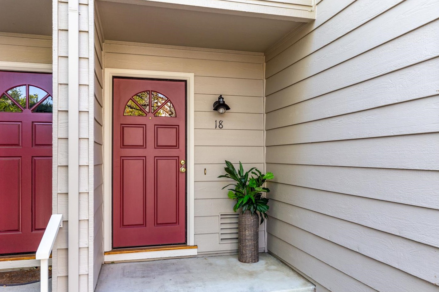 1983 San Luis Ave, Mountain View, CA 94043-5601