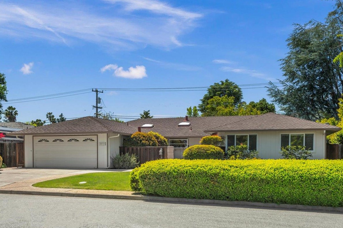 19744 Charters Ave, Saratoga, CA 95070-4408