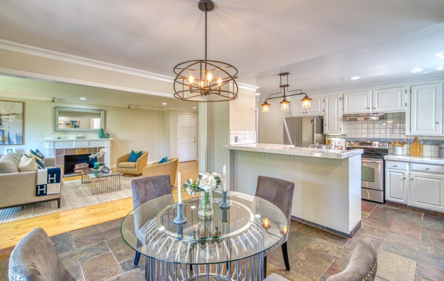 600 Pennsylvania Ave, Los Gatos, CA 95030-5811