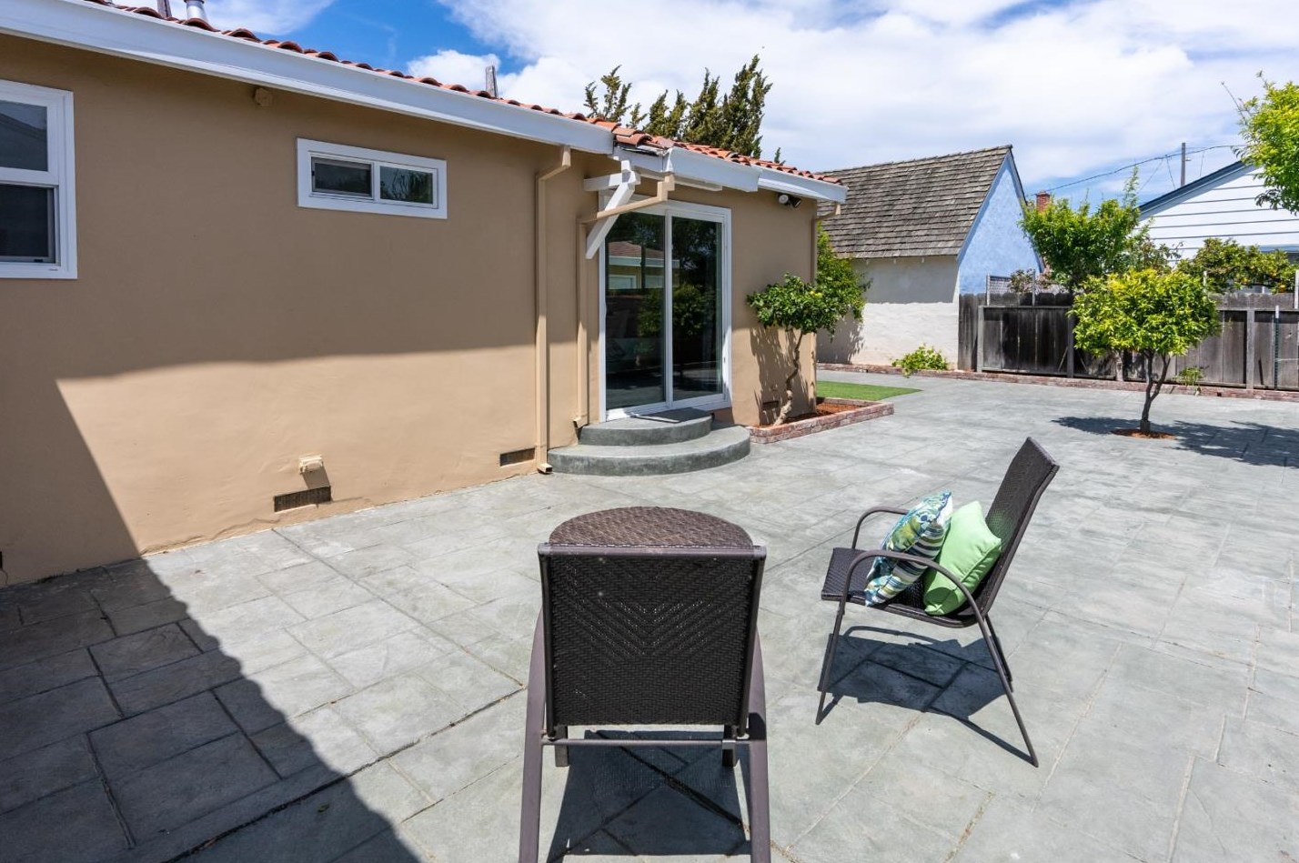 29 Nacional St, Salinas CA  93901-1322 exterior