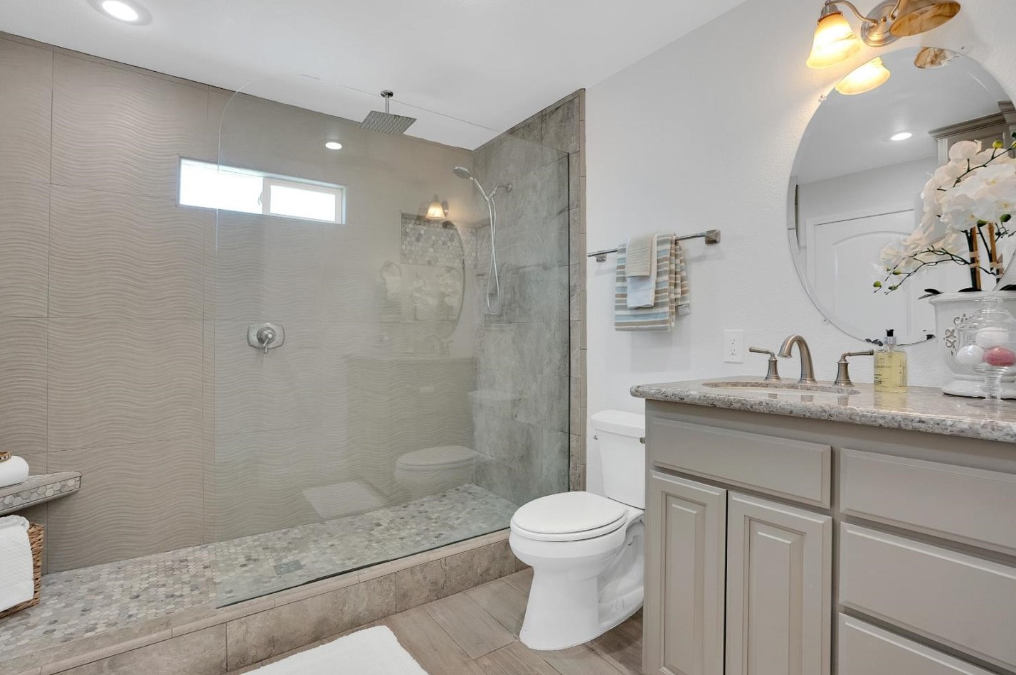 29 Nacional St, Salinas CA  93901-1322 exterior