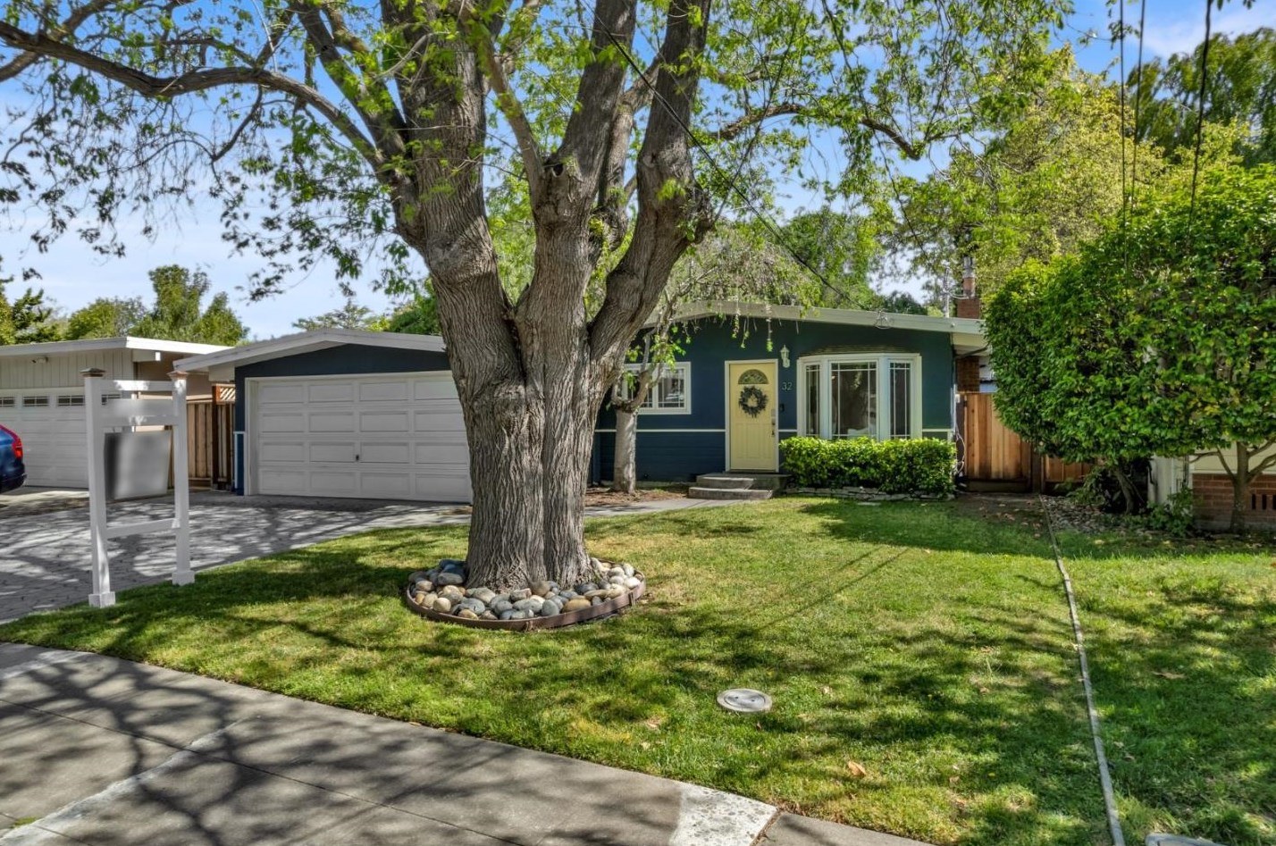 32 Lorelei Ln, Menlo Park, CA 94025-1746