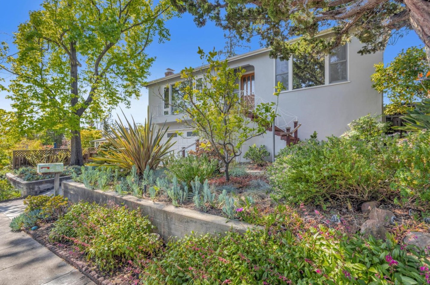 536 St Francis St, Redwood City, CA 94062-2221