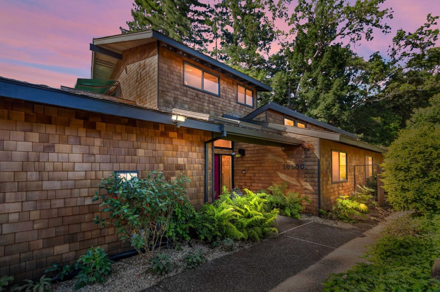 18500 Vessing Rd, Saratoga, CA 95070-5656