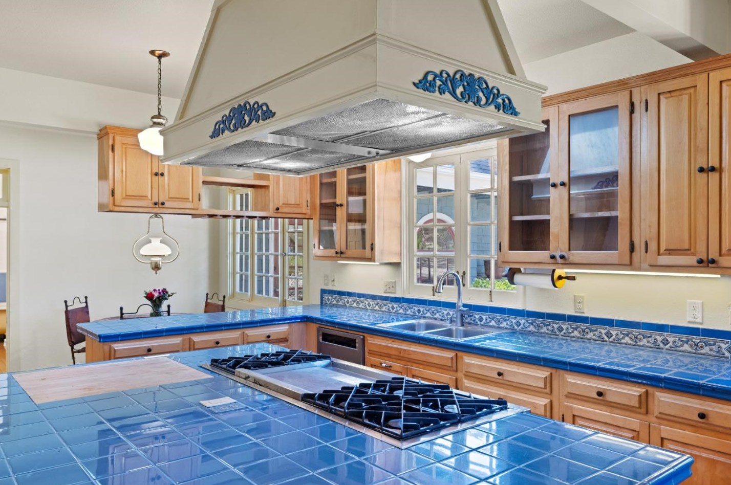 817 Martin St, Monterey CA  93940-4435 exterior