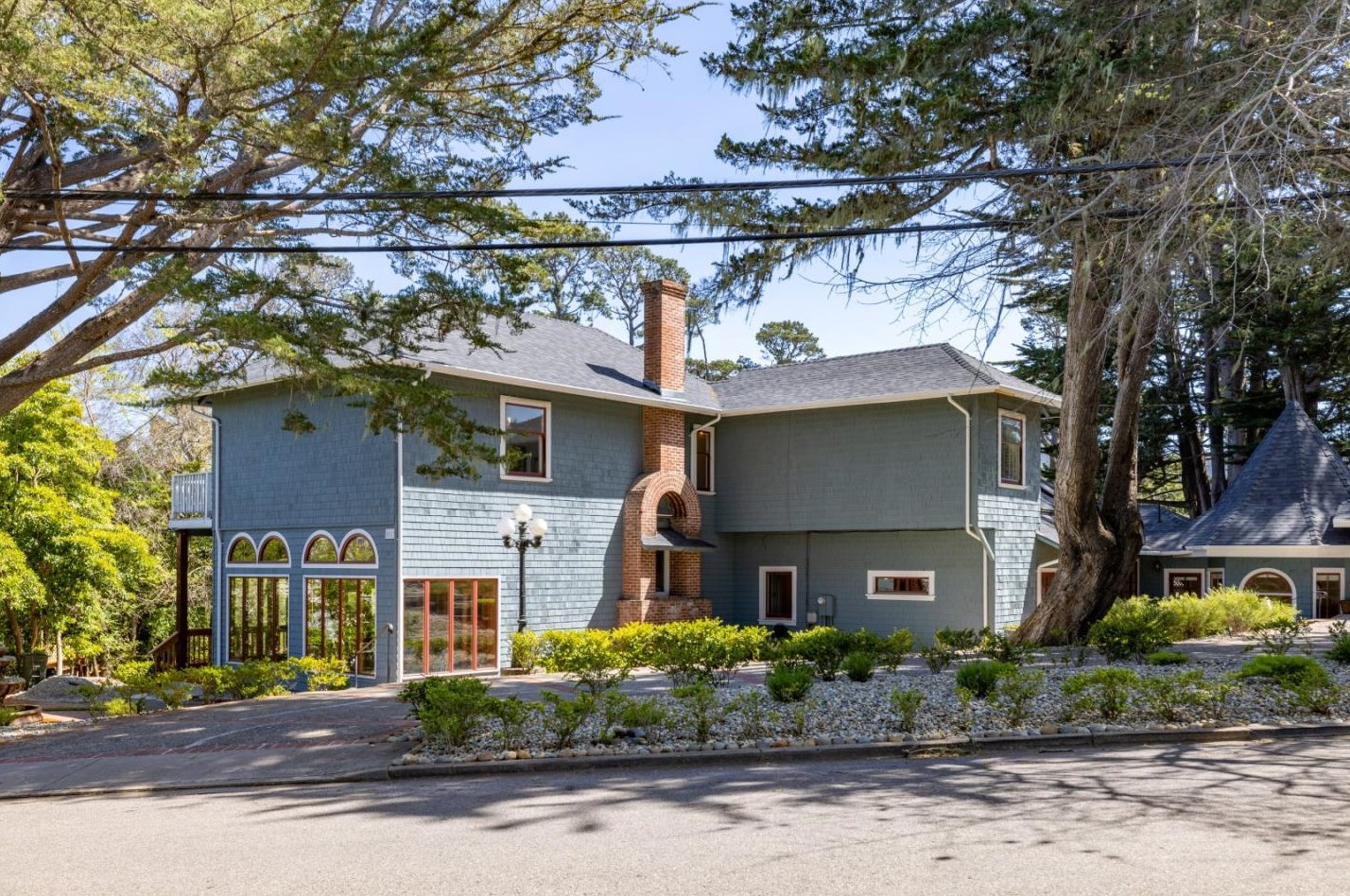 817 Martin St, Monterey CA  93940-4435 exterior