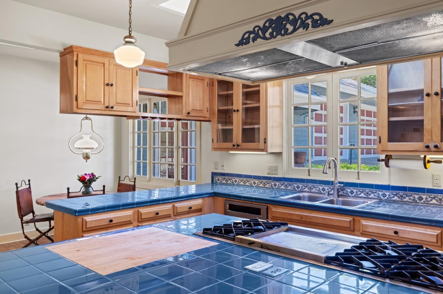817 Martin St, Monterey CA  93940-4435 exterior