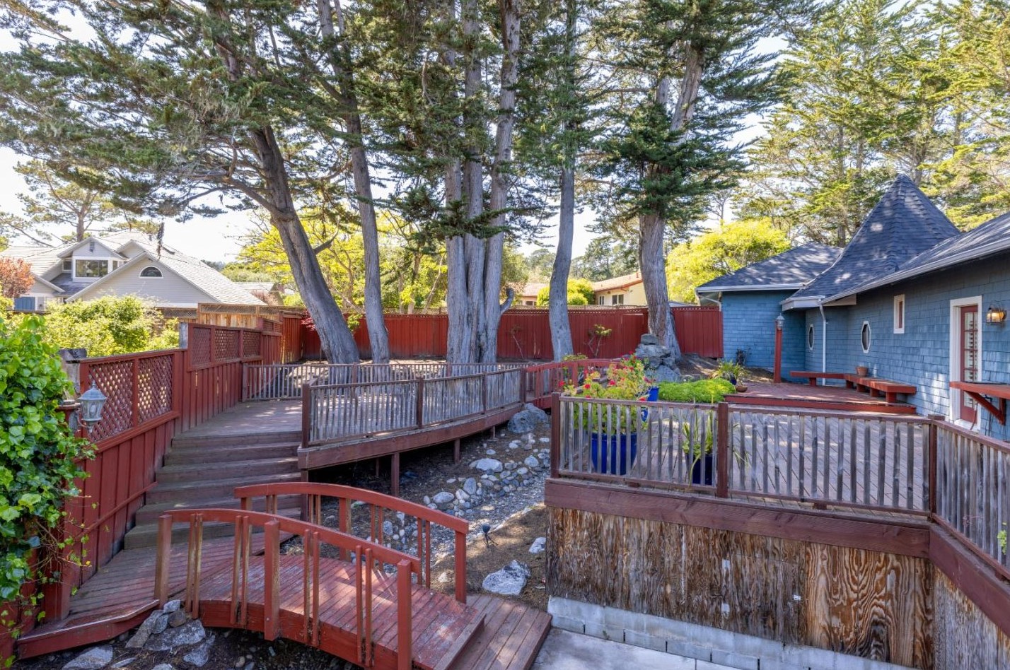 817 Martin St, Monterey CA  93940-4435 exterior