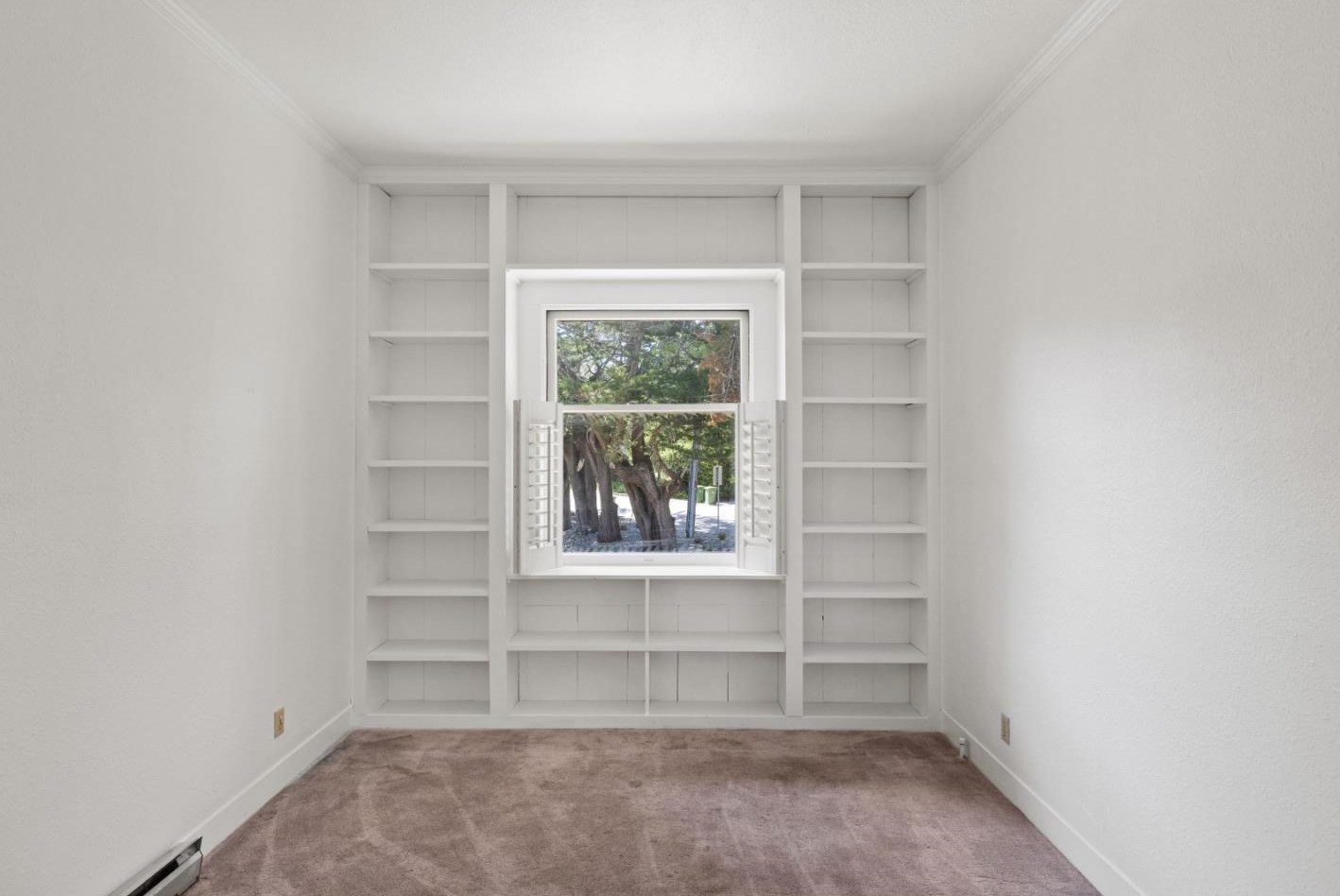817 Martin St, Monterey CA  93940-4435 exterior
