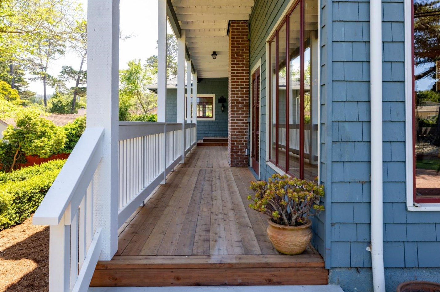 817 Martin St, Monterey CA  93940-4435 exterior