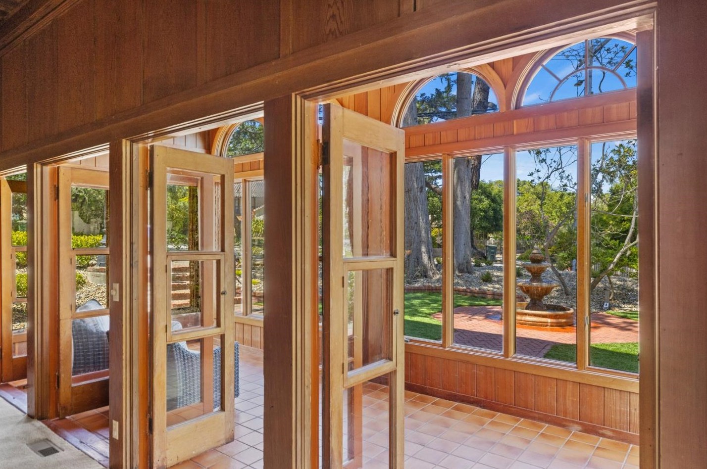 817 Martin St, Monterey CA  93940-4435 exterior