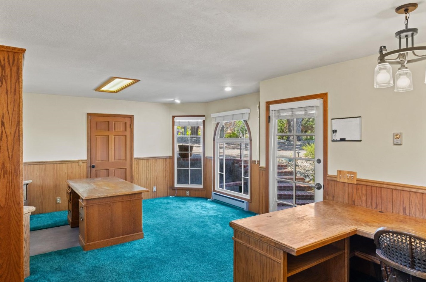 817 Martin St, Monterey CA  93940-4435 exterior