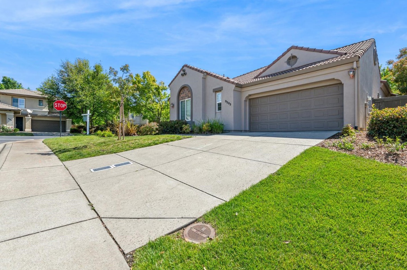 3203 Rapallo Pl, Folsom, CA 95762-5463