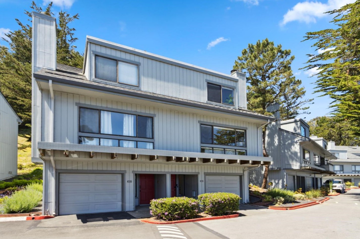 355 Innisfree Dr, Daly City, CA 94015-4359