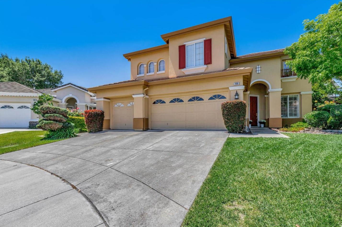 1499 Partridge Dr, Gilroy, CA 95020-8239