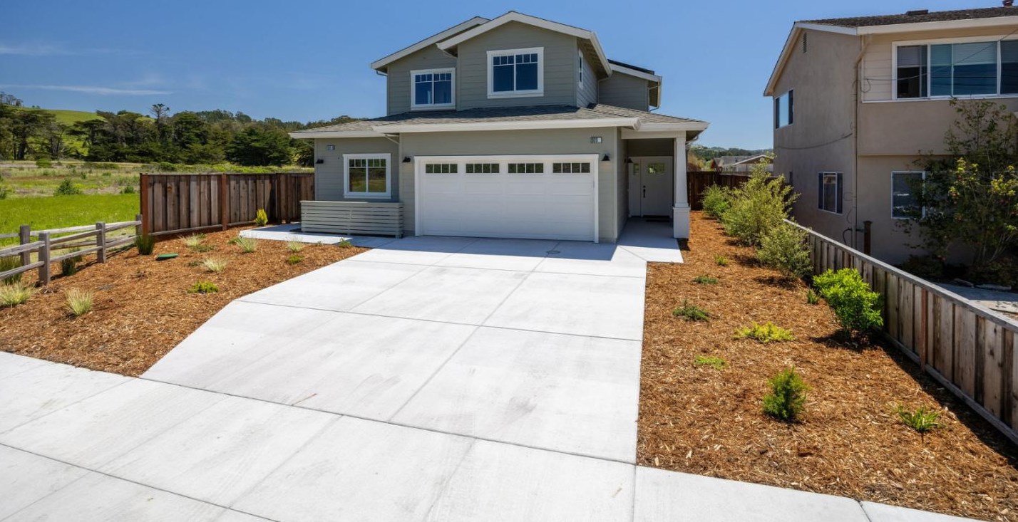 909 Grandview Blvd, Princeton by the Sea, CA 94019