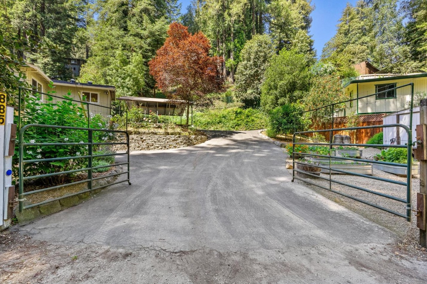 885 Park Dr, Ben Lomond, CA 95005