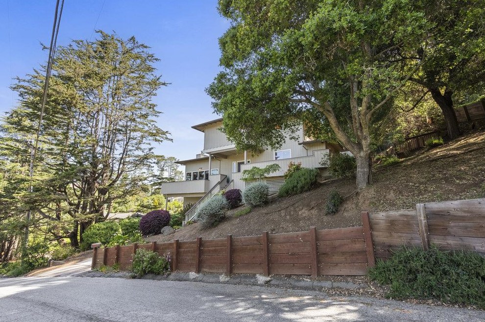 31 Carol Way, Aptos, CA 95003-4211