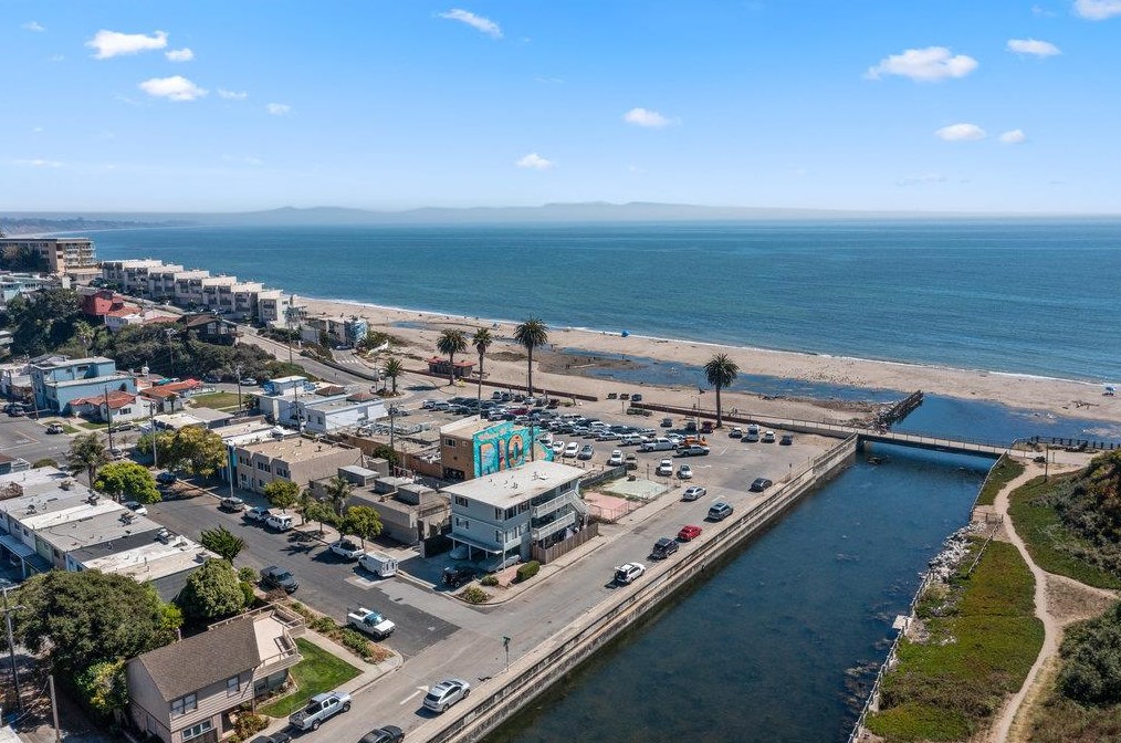 123 Marina Ave, Aptos, CA 95003-4500