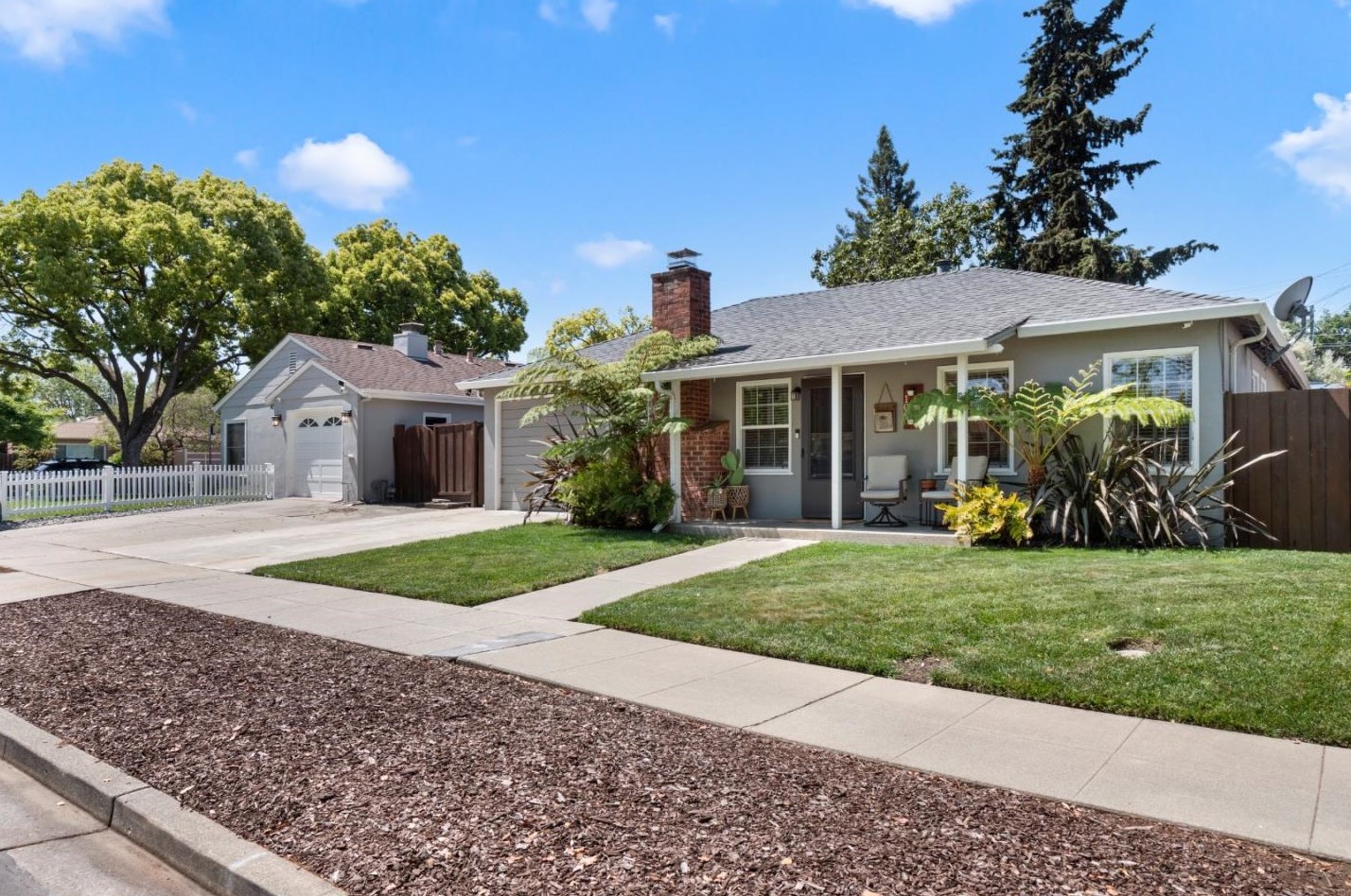 109 G St, Redwood City, CA 94063