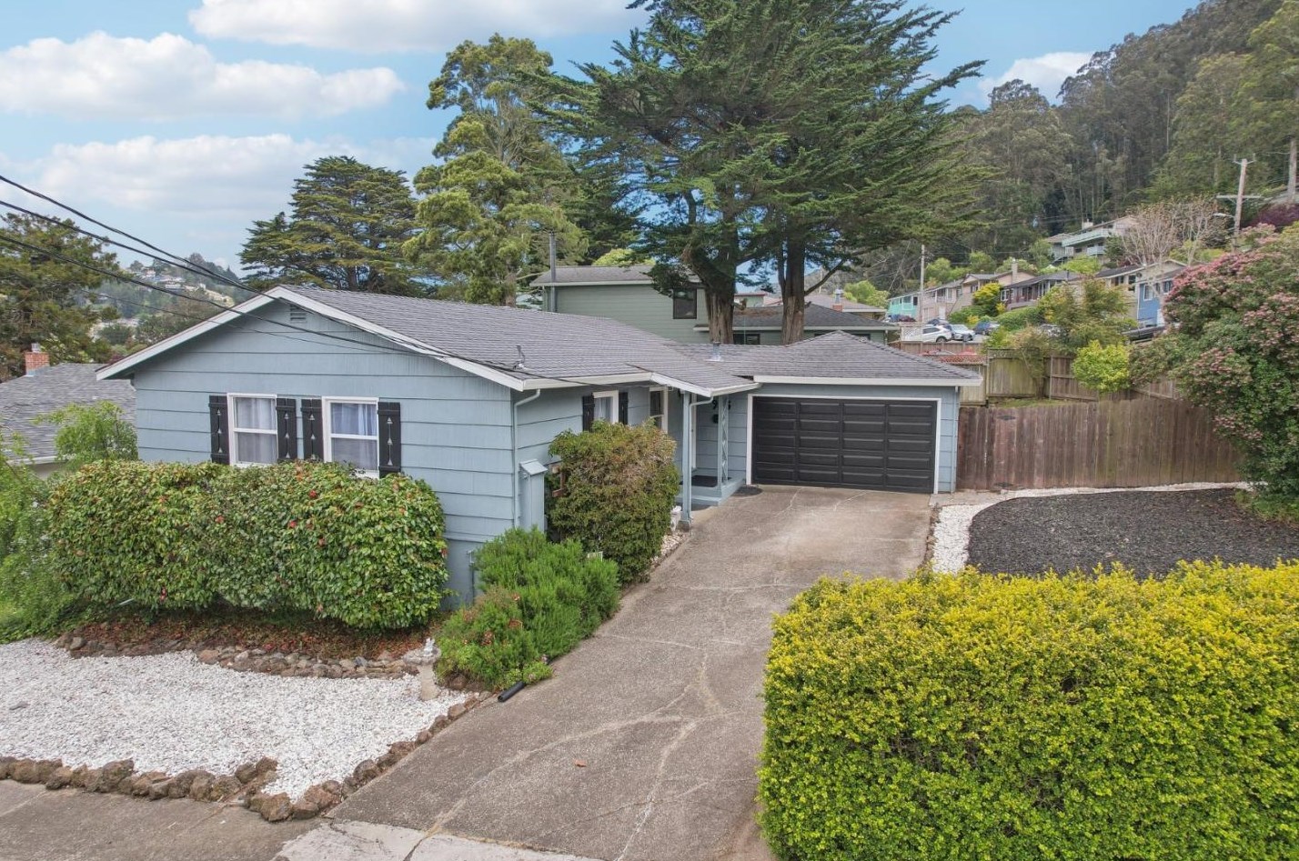 965 Monte Verde Dr, Pacifica, CA 94044
