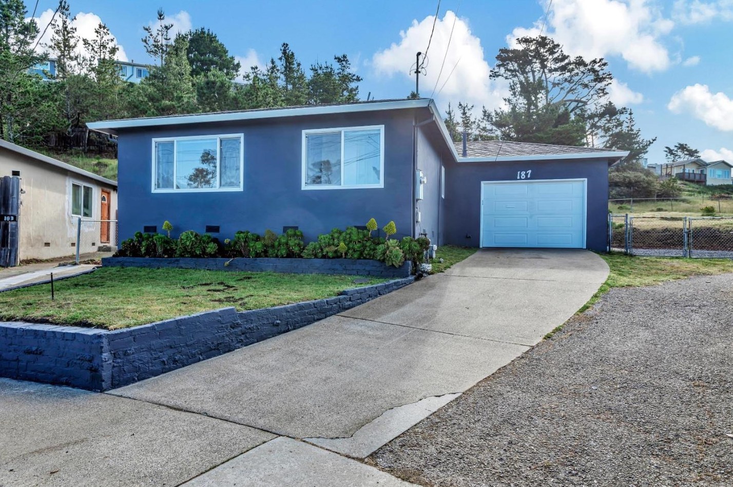 187 Lorry Ln, Pacifica, CA 94044