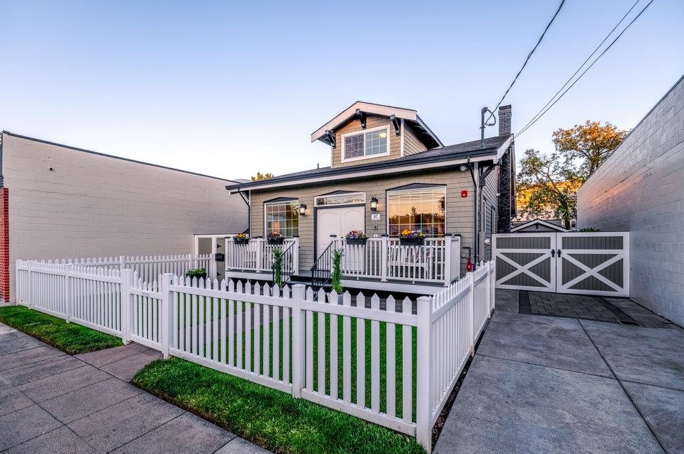 917 Howard Ave, Burlingame, CA 94010-3075