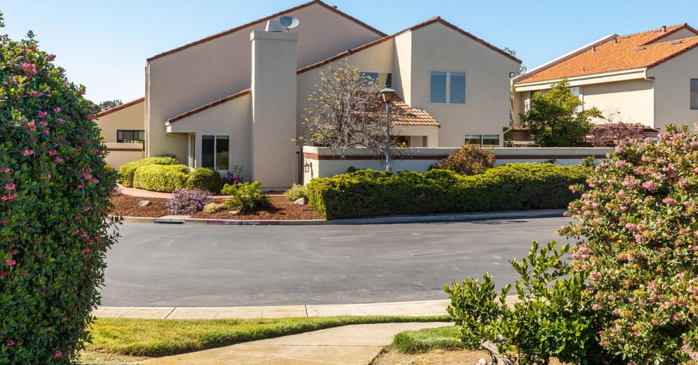 15 Barcelona Cir, Redwood City, CA 94065