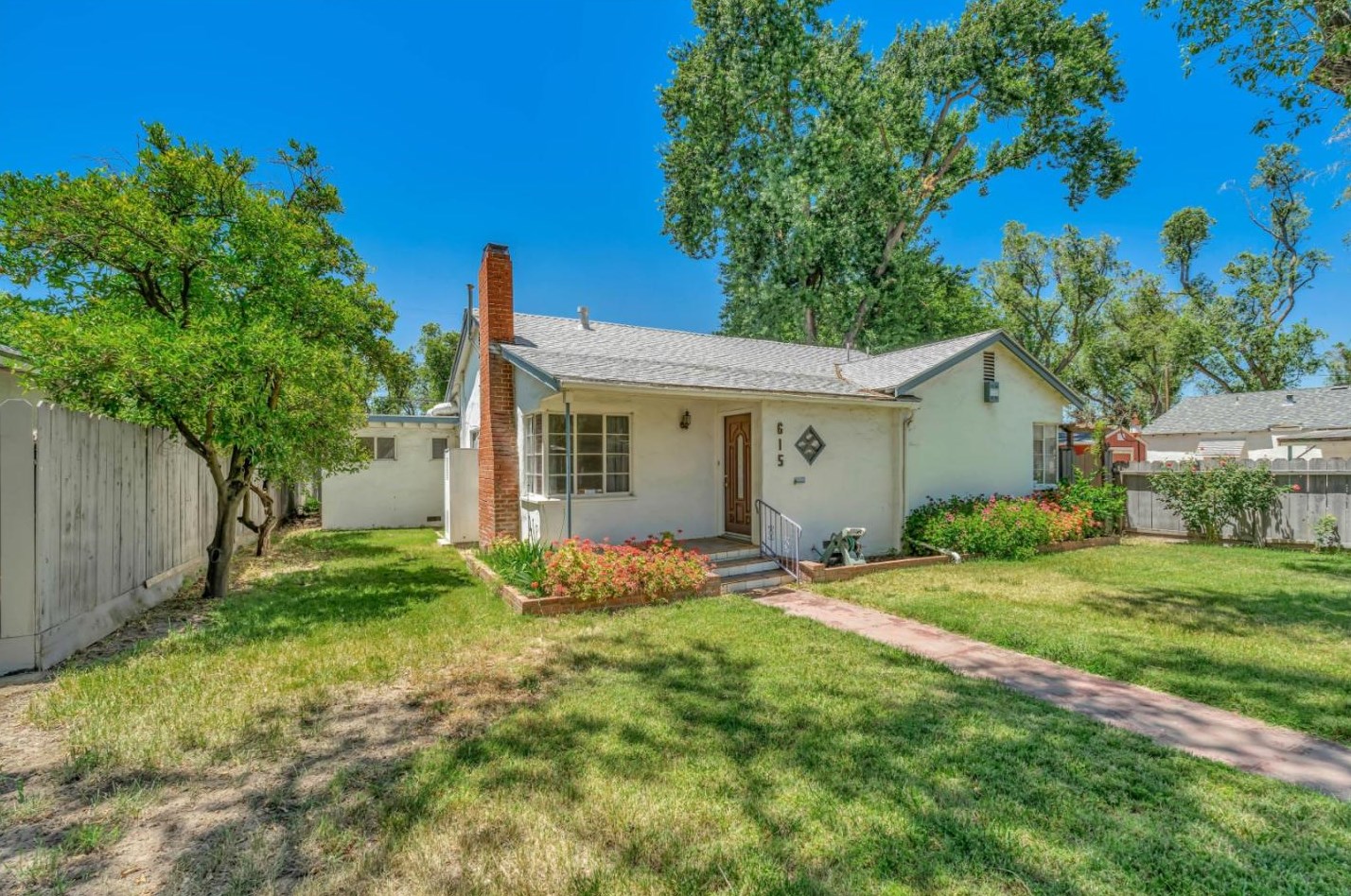 615 El Cajon Ave, Modesto, CA 95350-6005
