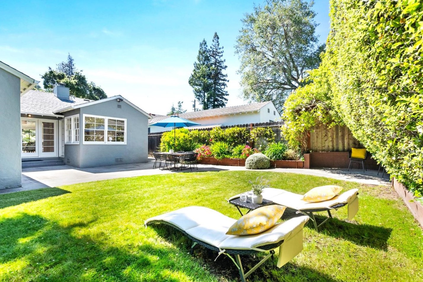 346 Stanford Ave, Menlo Park CA  94025-6240 exterior