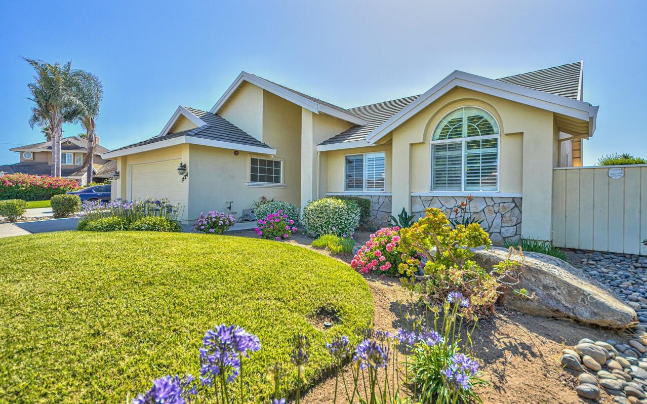 1524 Cambridge Ct, Salinas, CA 93906-5292