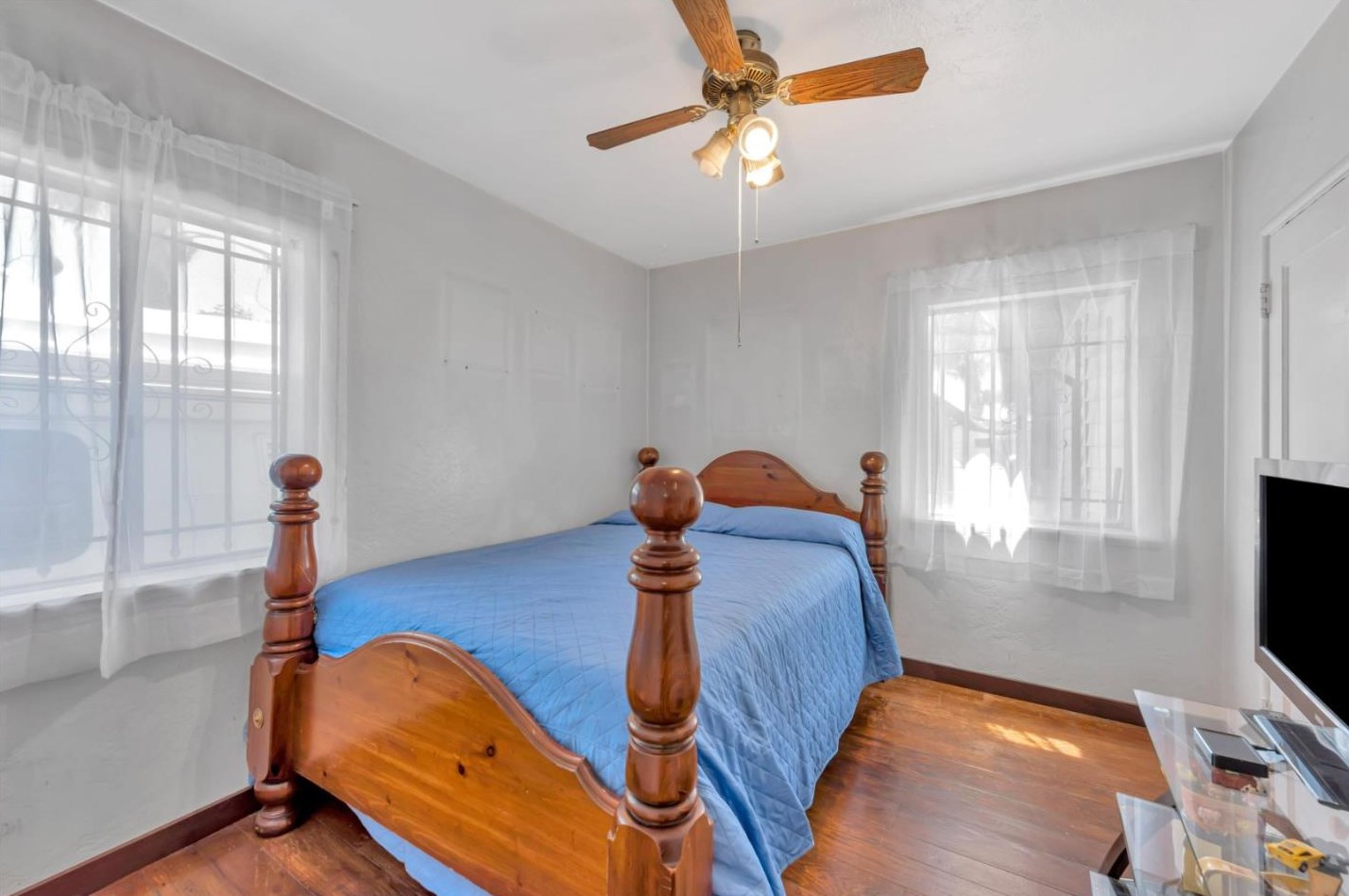 7221 Krause Ave, Oakland CA  94605-2749 exterior