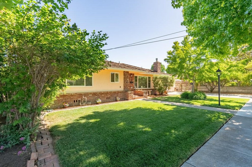 56 Henry St, Hollister, CA 95023