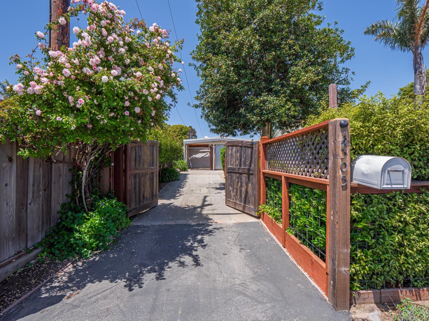 4305 Portola Dr, Santa Cruz, CA 95062