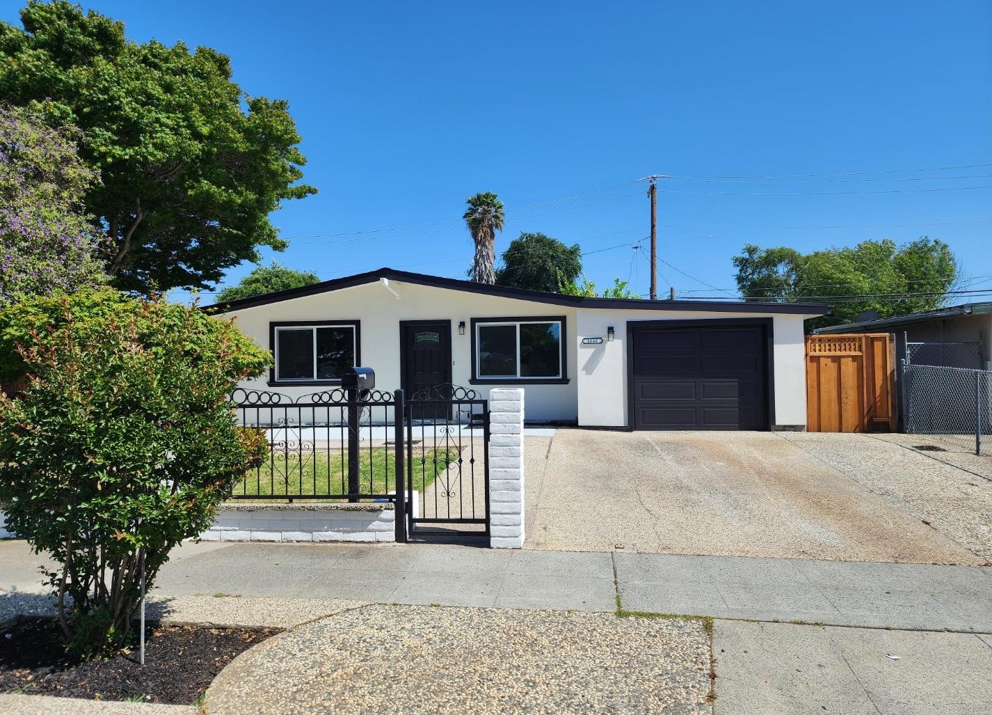 1666 Scotty St, San Jose, CA 95122-2161