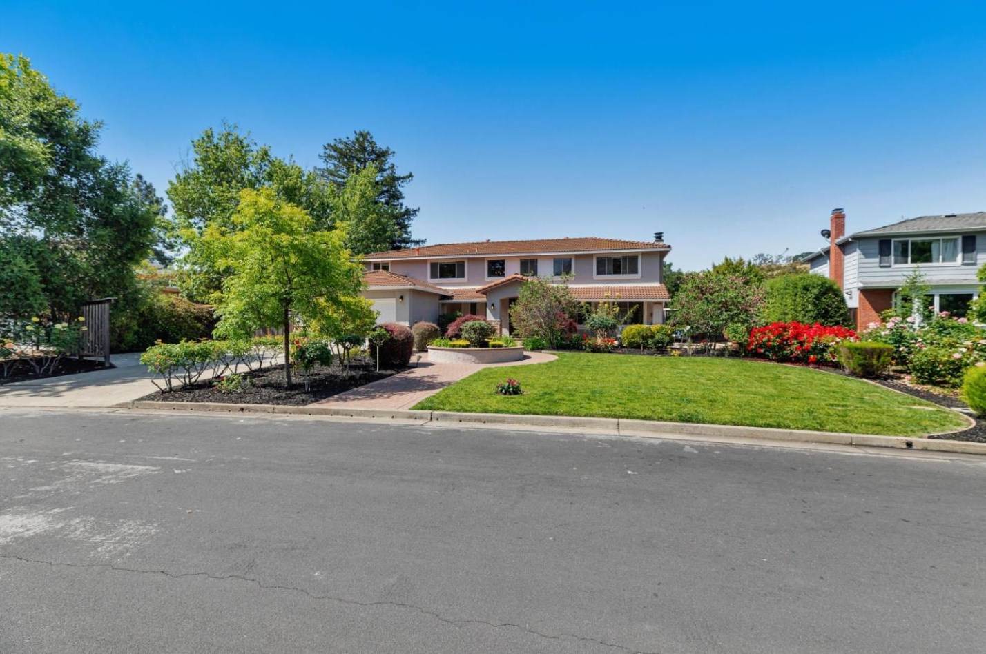 1052 Vernier Pl, Palo Alto, CA 94305
