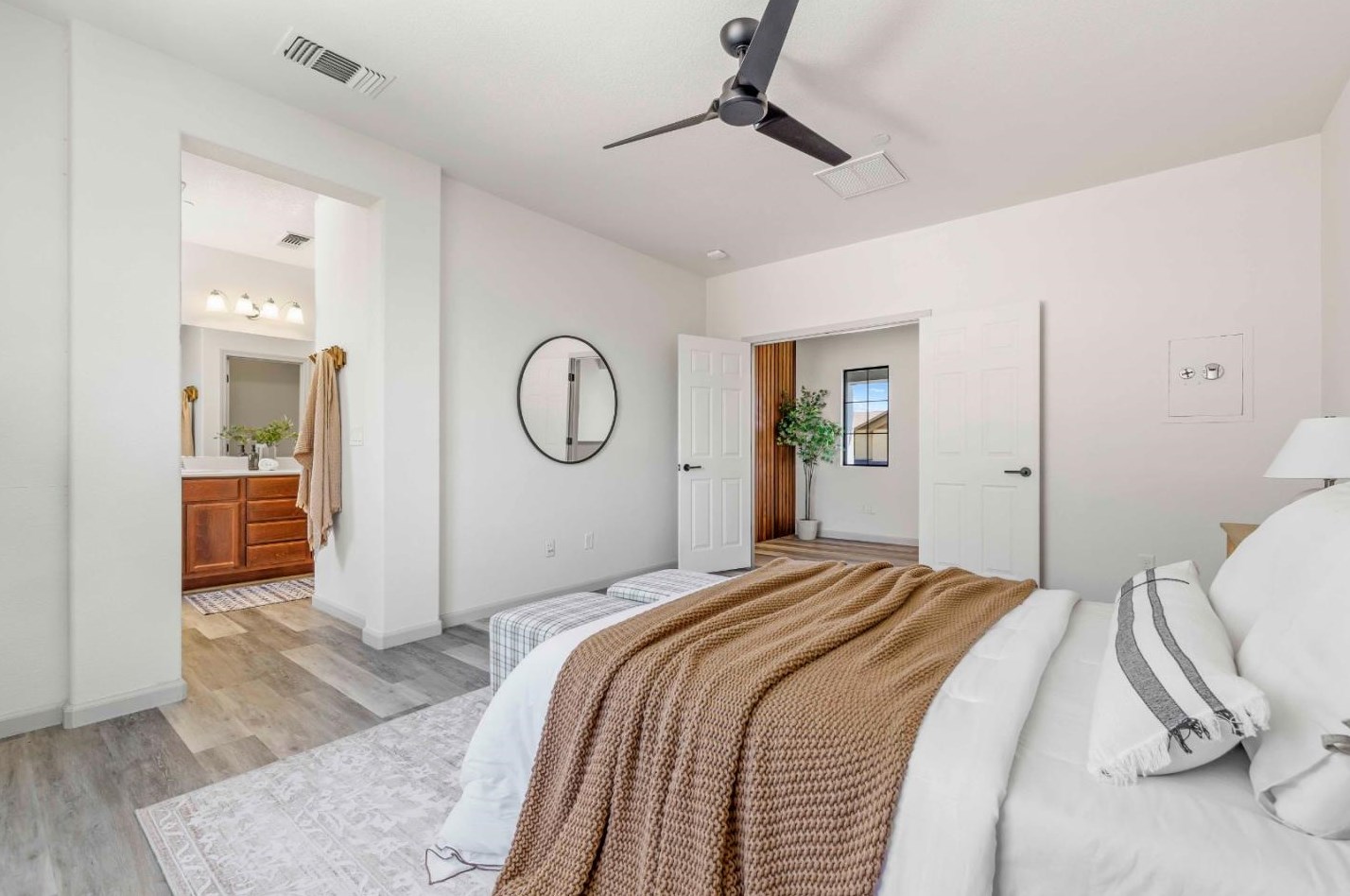 2249 Ellesmere Loop, Roseville CA 95747-5084 exterior