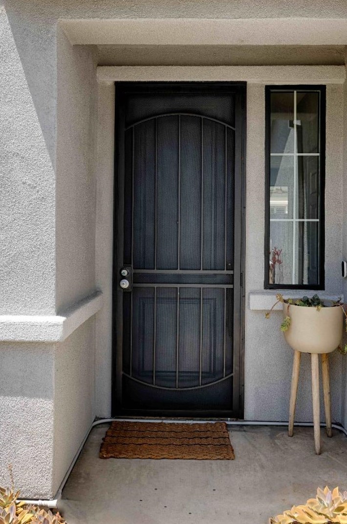 2249 Ellesmere Loop, Roseville CA 95747-5084 exterior