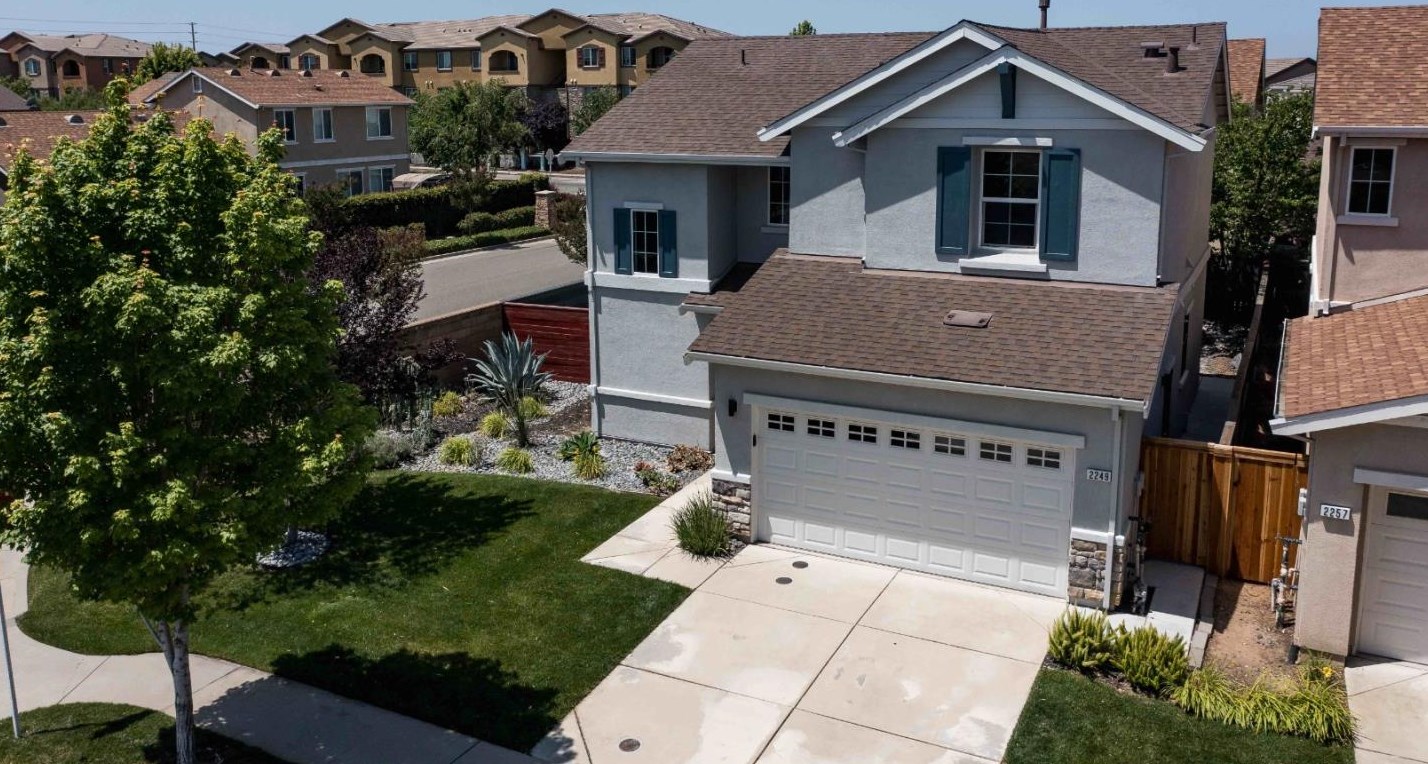 2249 Ellesmere Loop, Roseville CA 95747-5084 exterior