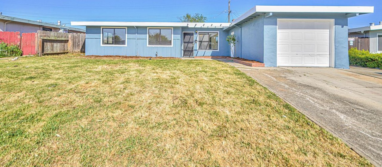13 Harryette Dr, Salinas, CA 93905-3319