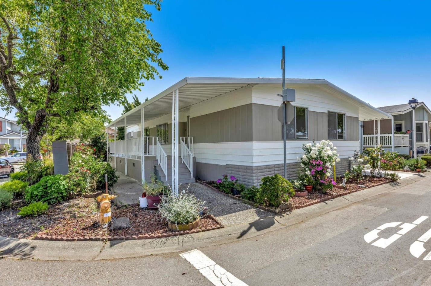 1422 Buckingham Way, Hayward, CA 94544-6349