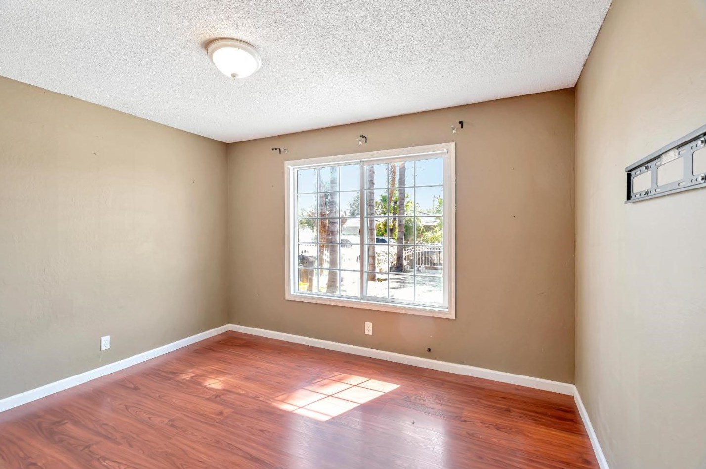 2790 Kern Ave, San Jose CA  95121-2329 exterior