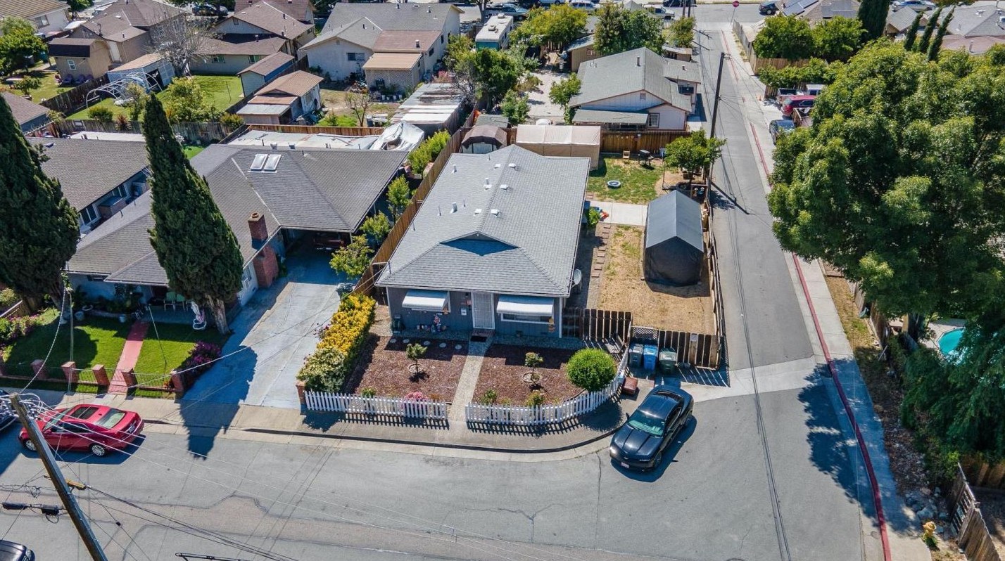 842 Suiter St, Hollister, CA 95023-4630