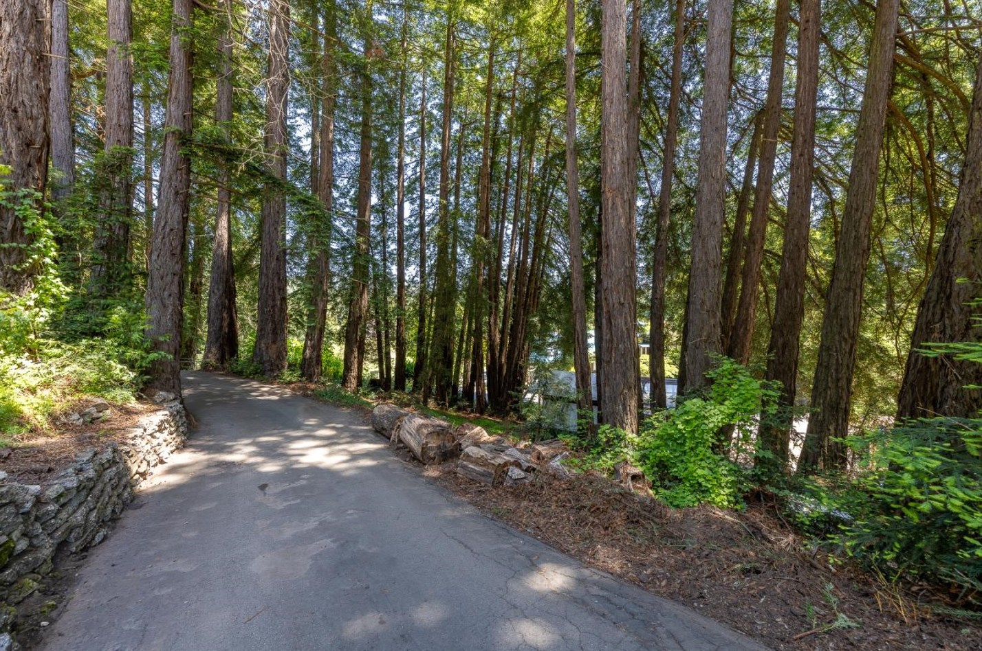 1050 Larsen Rd, Aptos, CA 95003-2605