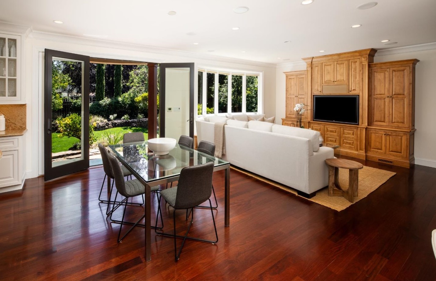 1169 Golden Way, Los Altos CA 94024-5070 exterior