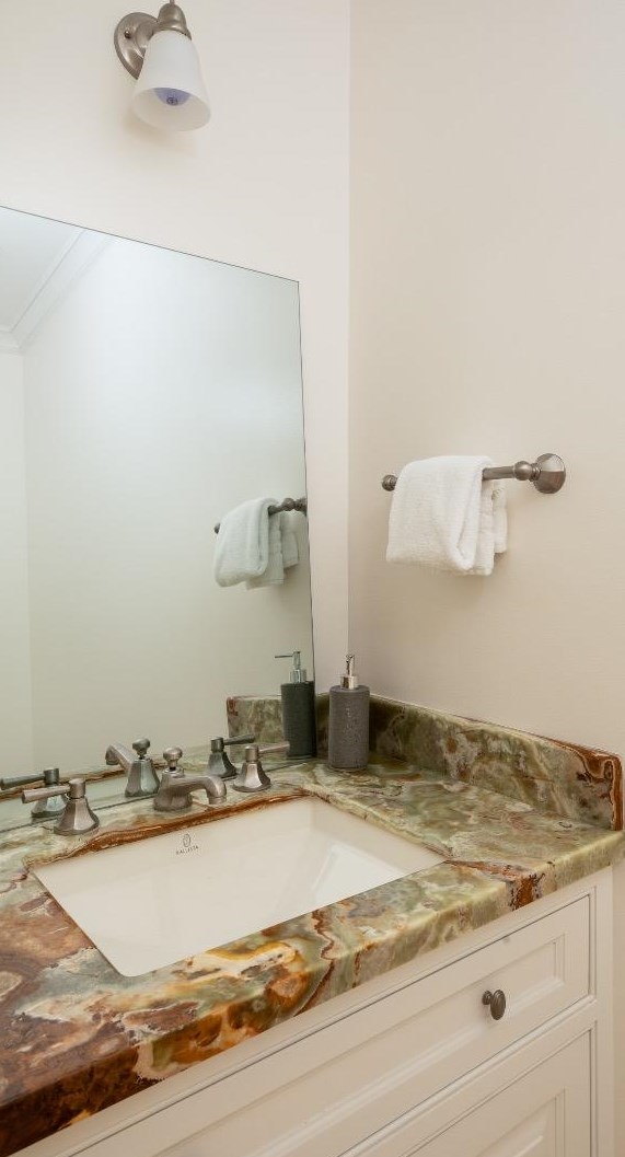 1169 Golden Way, Los Altos CA 94024-5070 exterior