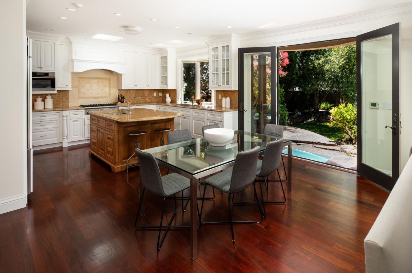 1169 Golden Way, Los Altos CA 94024-5070 exterior