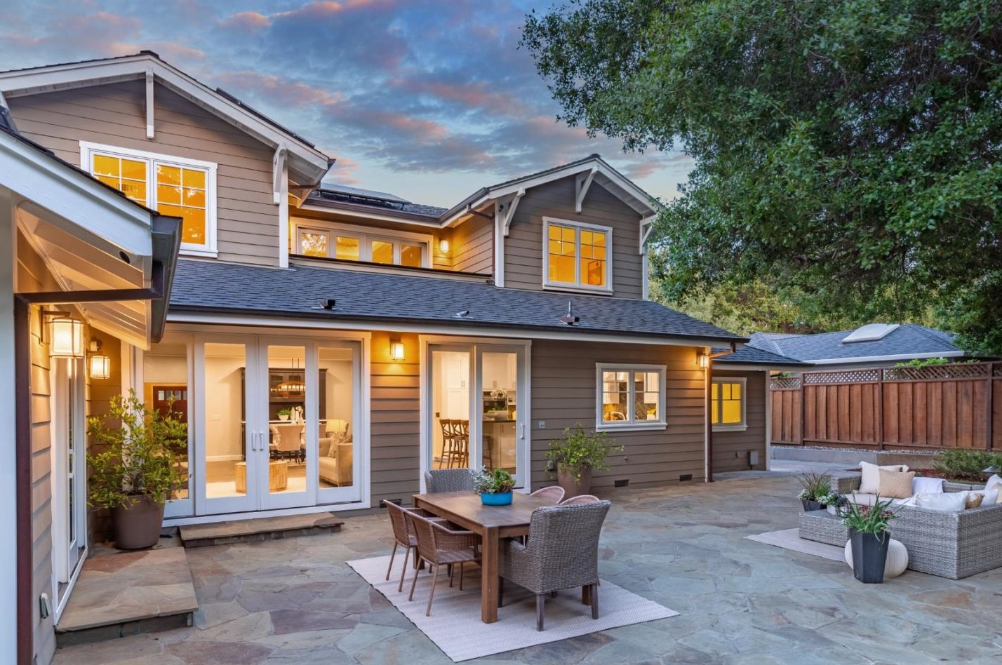 1110 Golden Way, Los Altos CA 94024-5070 exterior